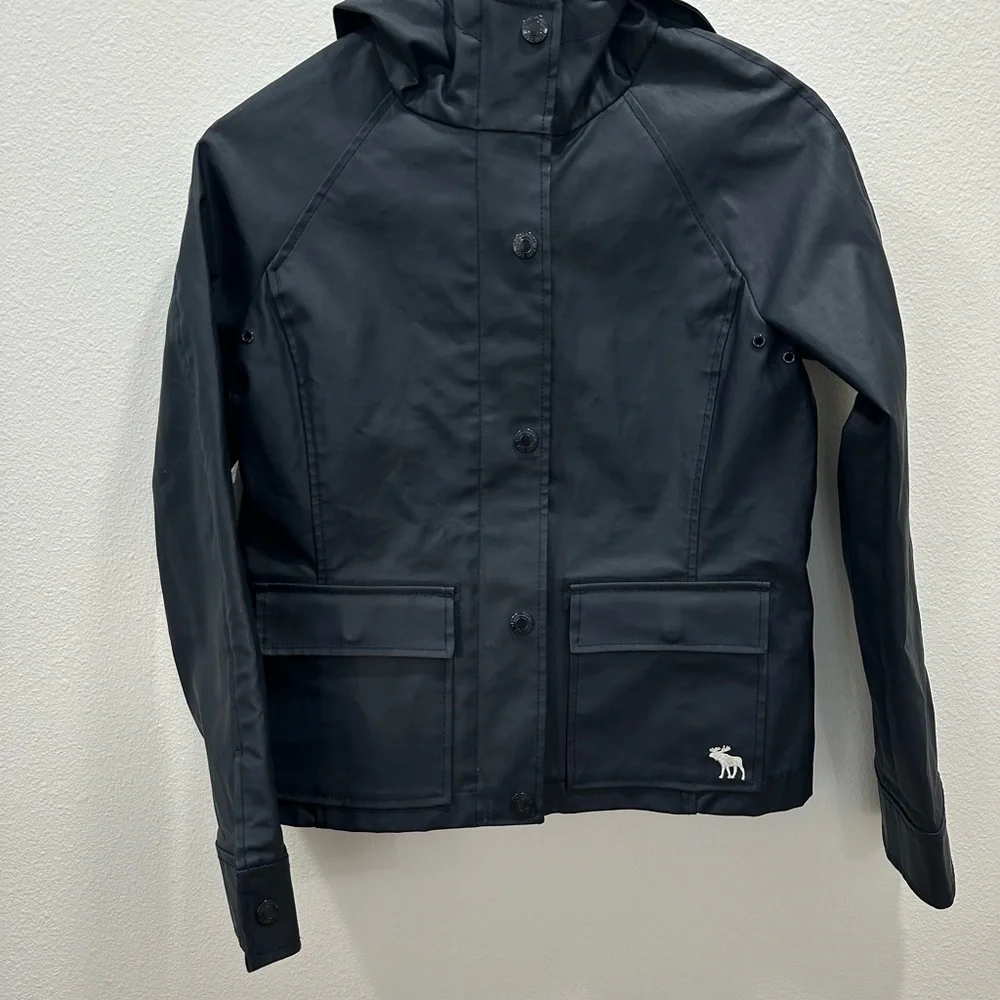 Abercrombie kids navy blue XL raincoat rubberized Jacket with hood & pockets